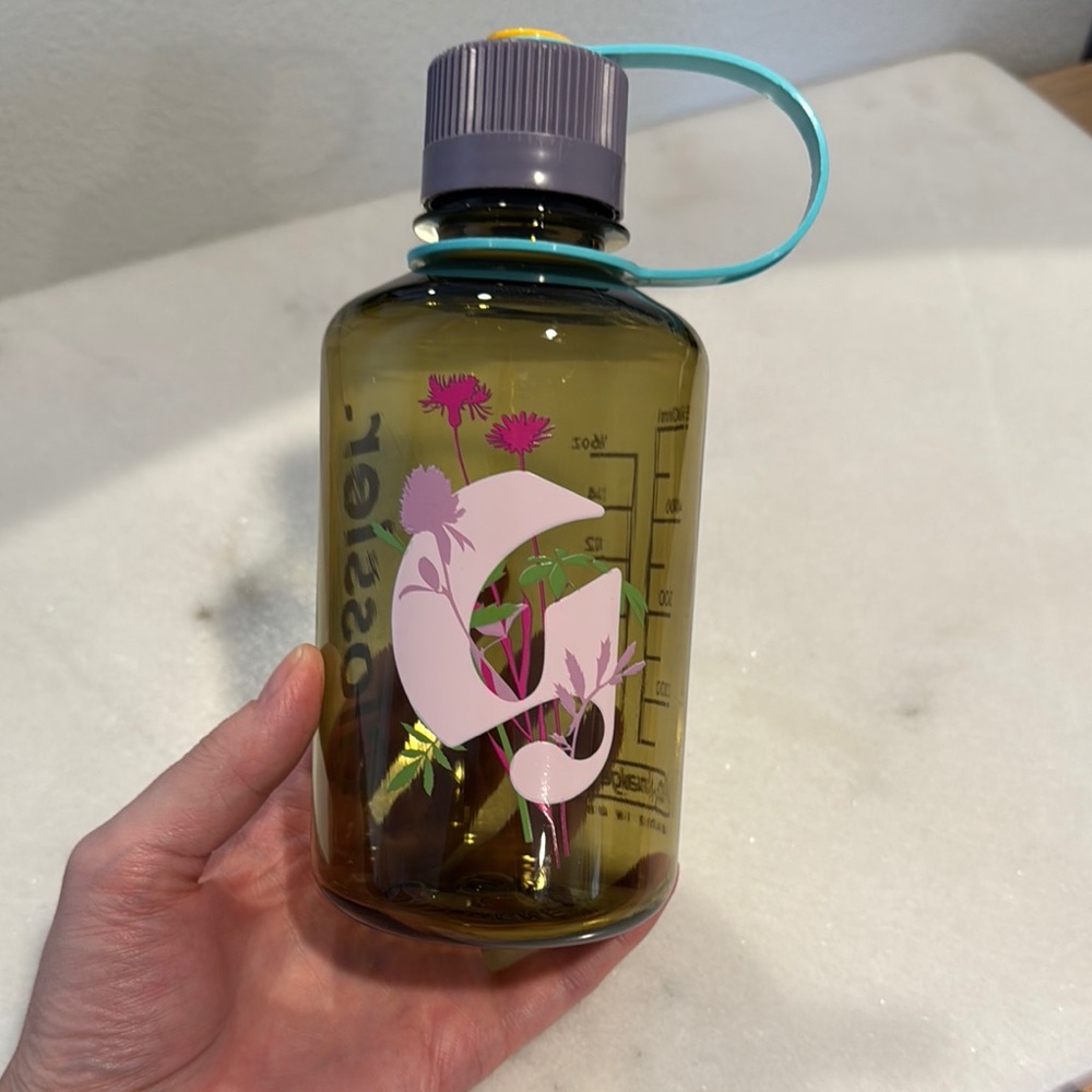 Glossier Limted Edition Green Reusable Water Bottle